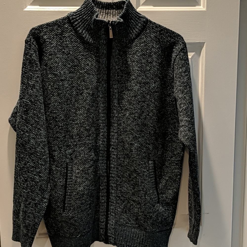 Men's zippered sweater